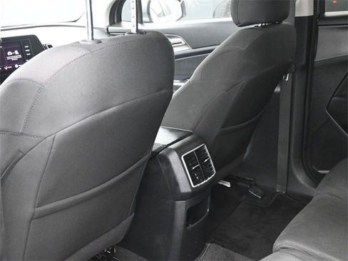 Used 2023 Kia Sportage LX image 10