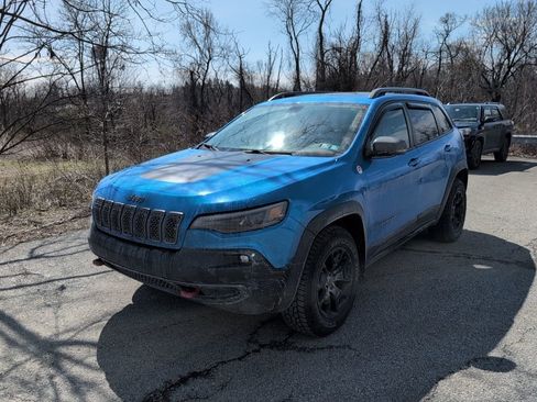 Used 2019 Jeep Cherokee Trailhawk w/ Comfort/Convenience Group image 3