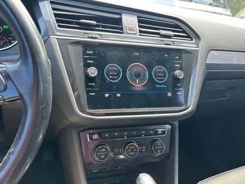 Used 2018 Volkswagen Tiguan SE FWD image 31