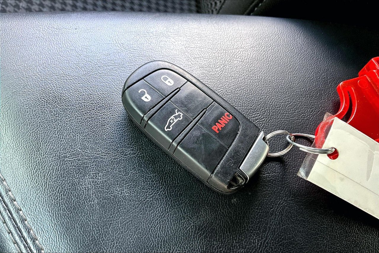 Used 2023 Dodge Challenger SXT RWD image 7