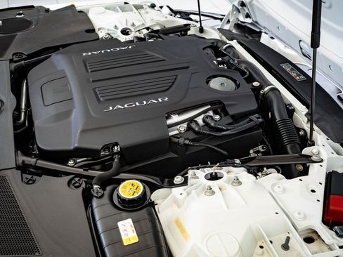 Used 2022 Jaguar F-TYPE R AWD/4WD image 34