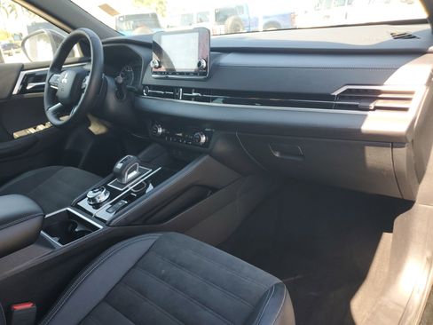 Used 2022 Mitsubishi Outlander SEL Black Edition FWD image 18