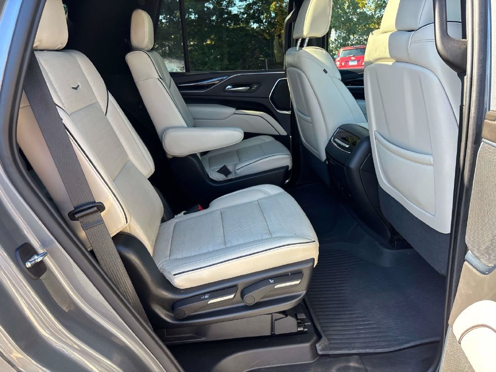 Used 2021 Cadillac Escalade Sport AWD/4WD image 15