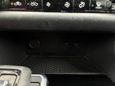 Used 2025 Nissan Pathfinder SV FWD image 26
