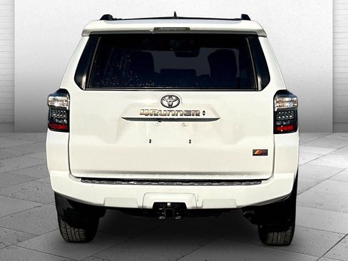 Used 2023 Toyota 4Runner 40th Anniversary SE AWD/4WD image 3