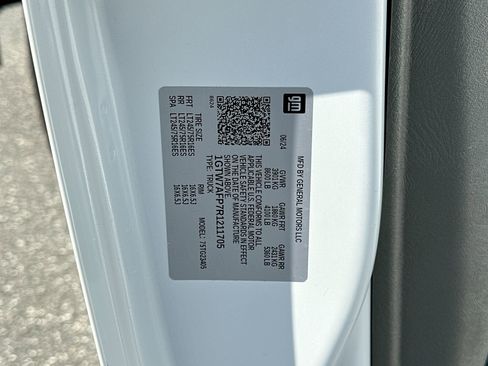 Certified 2024 GMC Savana 2500 w/ Driver Convenience Package image 30