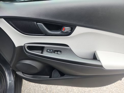 Certified 2023 Hyundai Kona SEL AWD/4WD image 34