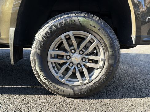 Used 2023 Chevrolet Colorado LT w/ LT Convenience Package II image 32