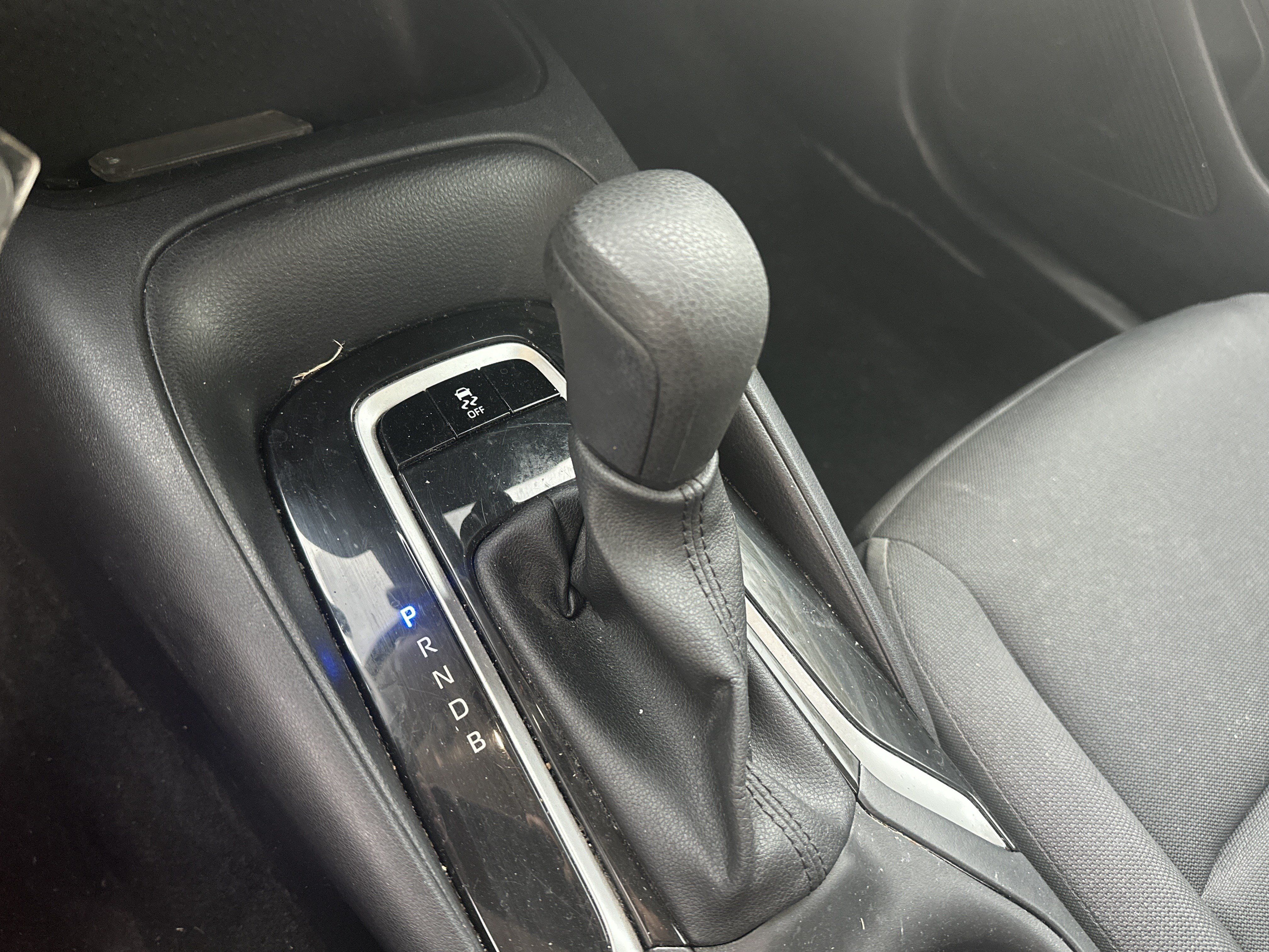 Used 2025 Toyota Corolla LE FWD image 24
