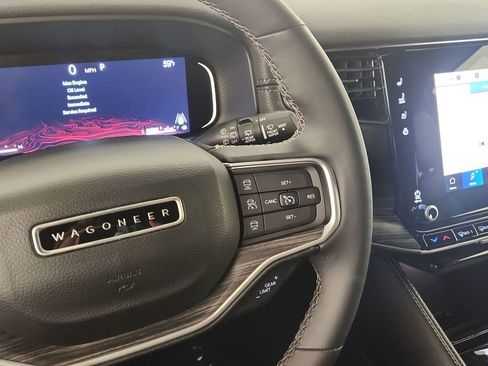 Used 2024 Jeep Wagoneer L Series II w/ Flexible Seating Group image 20