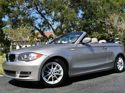 Used 2011 BMW 128i Convertible image 22