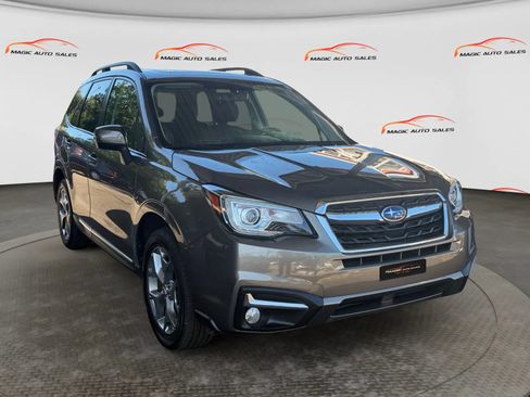 Used 2017 Subaru Forester 2.5i Touring AWD/4WD image 5
