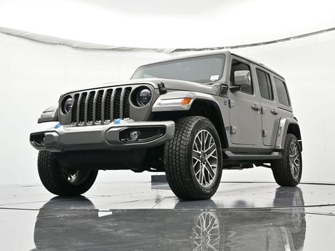 Used 2023 Jeep Wrangler Unlimited Sahara image 47
