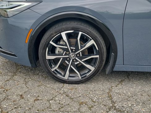 Used 2024 Toyota Prius Prime FWD image 12
