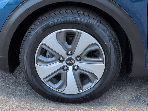 Used 2020 Kia Niro LX FWD image 11