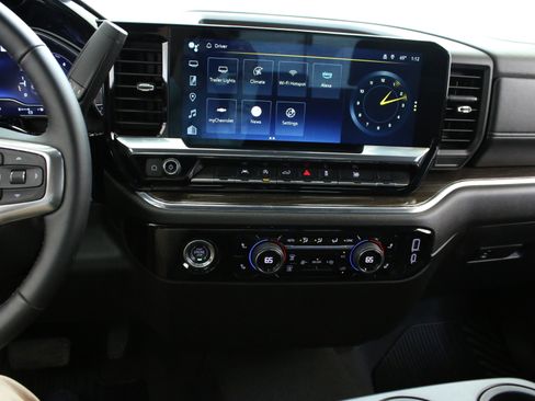 Used 2024 Chevrolet Silverado 1500 LT image 20