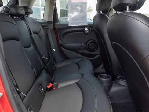 Used 2018 MINI Cooper 4-Door Hardtop FWD image 19