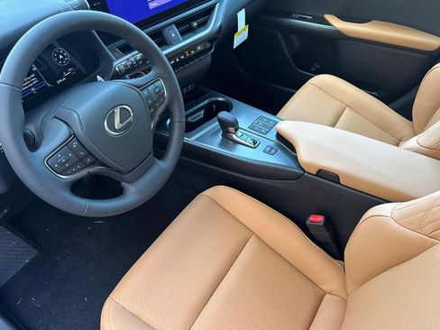 New 2026 Lexus UX 300h FWD image 4