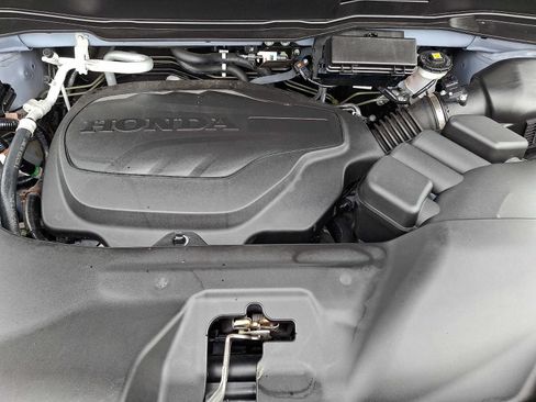 Certified 2025 Honda Passport Black Edition image 28