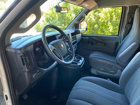 Used 2025 Chevrolet Express 2500 w/ Driver Convenience Package RWD image 24