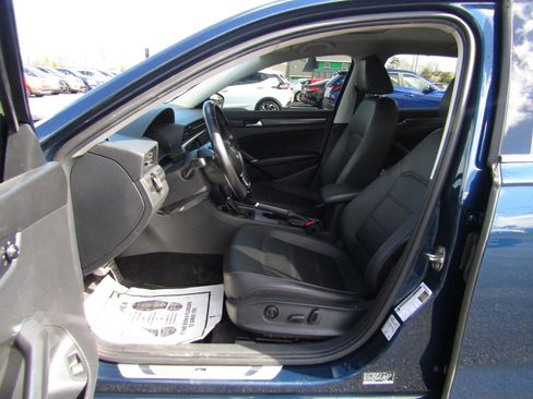 Used 2020 Volkswagen Passat 2.0T R-Line image 18