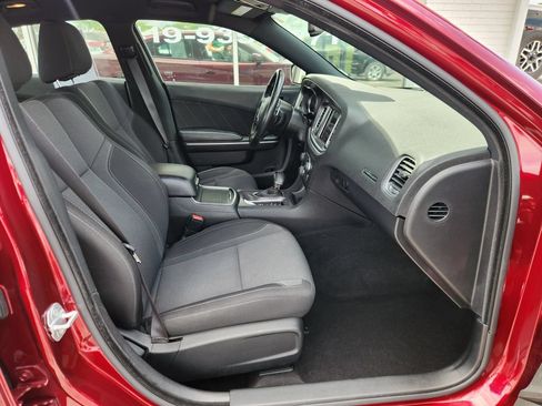 Used 2019 Dodge Charger SXT AWD/4WD image 10