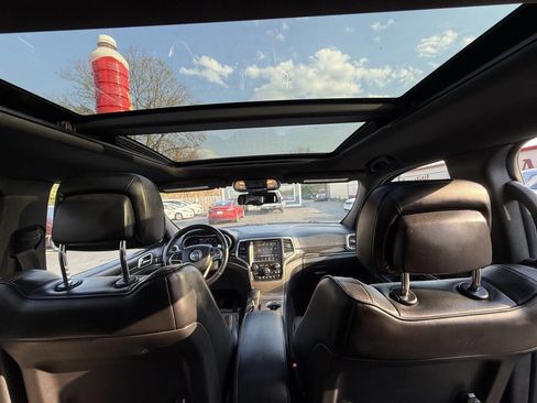 Used 2016 Jeep Grand Cherokee Overland image 27