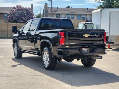 Used 2025 Chevrolet Silverado 2500 High Country w/ Technology Package AWD/4WD image 3