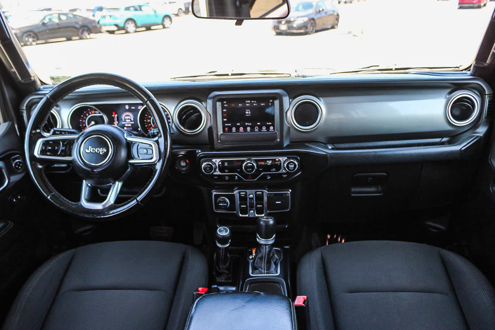 Used 2020 Jeep Wrangler Unlimited Sahara AWD/4WD image 12