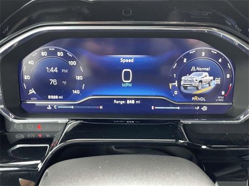 Used 2025 Chevrolet Silverado 2500 ZR2 w/ Technology Package image 28