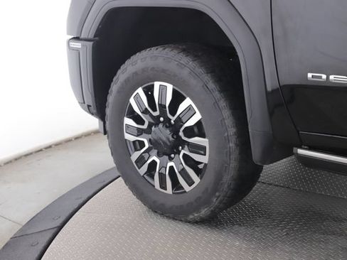 Used 2024 GMC Sierra 2500 Denali Ultimate AWD/4WD image 14
