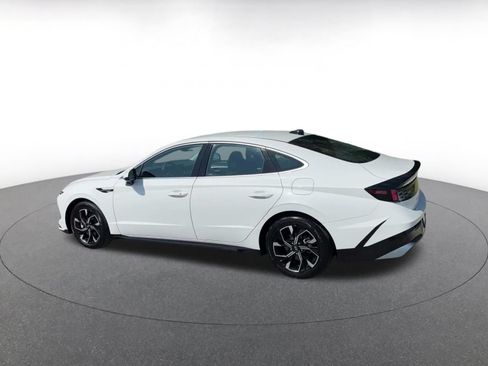 Used 2025 Hyundai Sonata SEL FWD image 10