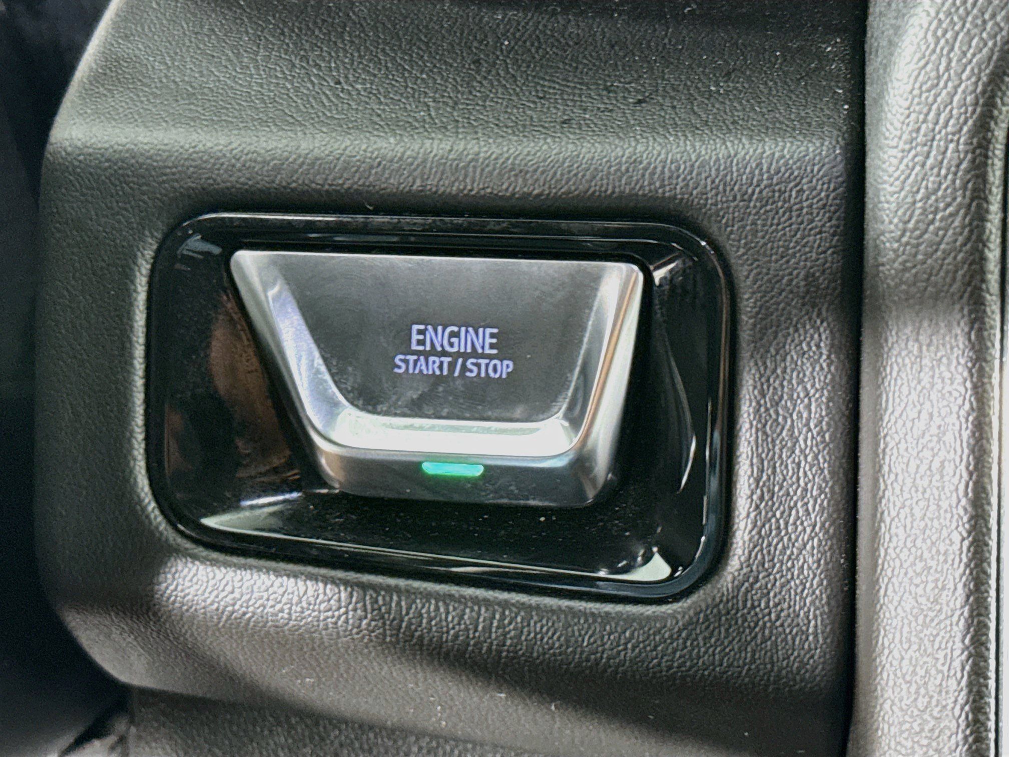 Used 2025 GMC Yukon Denali AWD/4WD image 18