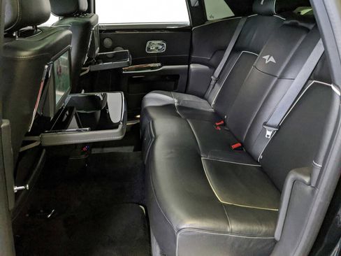 Used 2014 Rolls-Royce Ghost RWD image 36