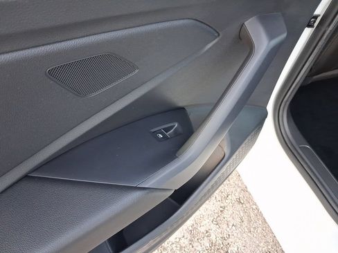 Certified 2022 Volkswagen Jetta SE FWD image 12