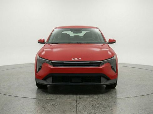 Used 2025 Kia K4 LXS image 2