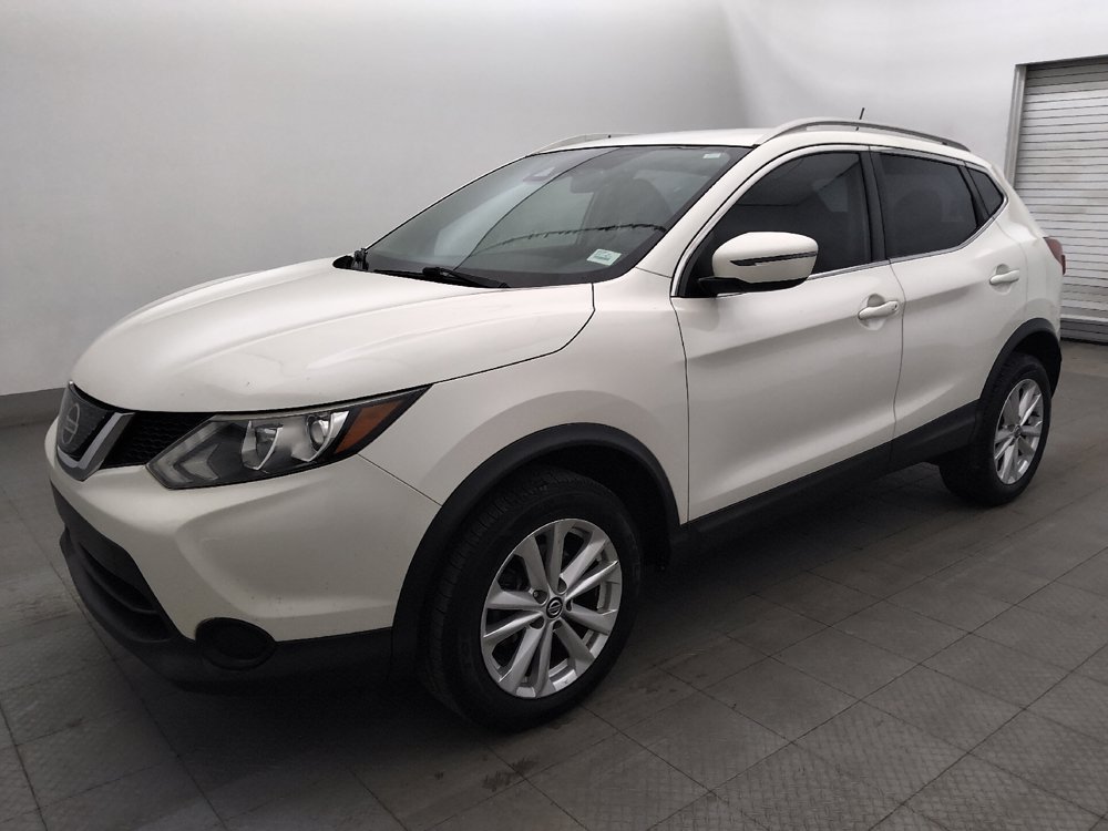Used 2019 Nissan Rogue Sport SV FWD image 2