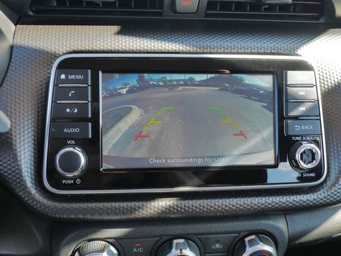 Used 2020 Nissan Kicks S image 33