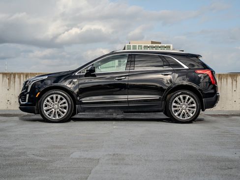 Used 2017 Cadillac XT5 Platinum AWD/4WD image 3