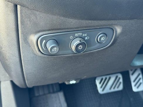 Used 2021 Chevrolet Equinox Premier w/ LPO, Floor Liner Package image 16