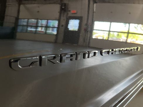 New 2025 Jeep Grand Cherokee L Summit image 10