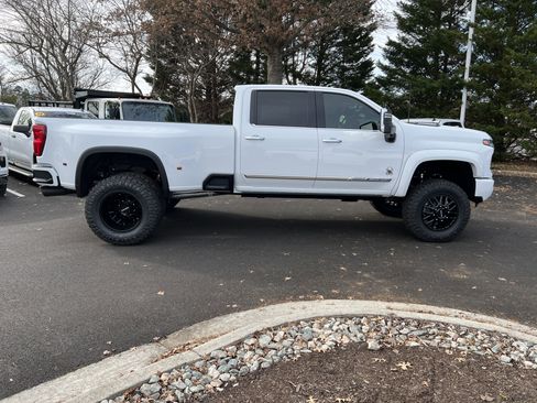 New 2026 Chevrolet Silverado 3500 High Country w/ High Country Premium Package image 10