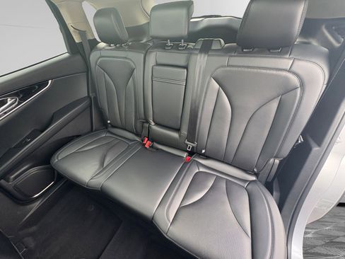 Certified 2022 Lincoln Nautilus Reserve image 13