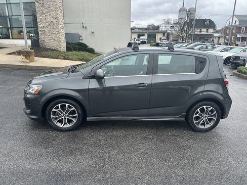 Used 2017 Chevrolet Sonic LT w/ Convenience Package image 4