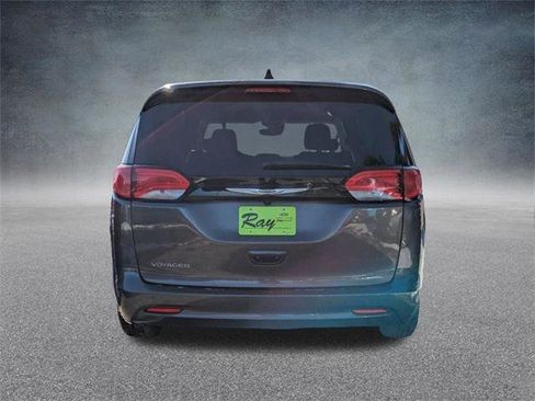 Certified 2023 Chrysler Voyager LX image 5