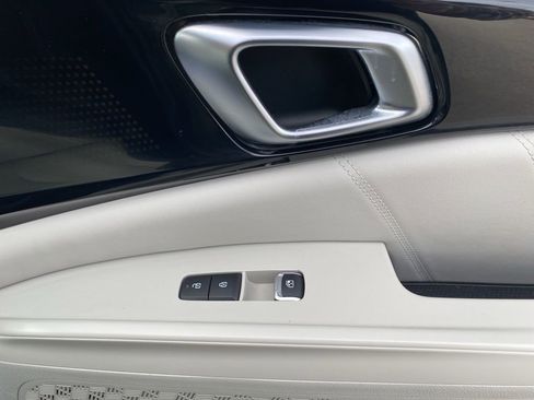 Used 2025 Kia Carnival SX Prestige FWD image 12
