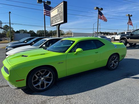 Used 2015 Dodge Challenger R/T Plus image 13