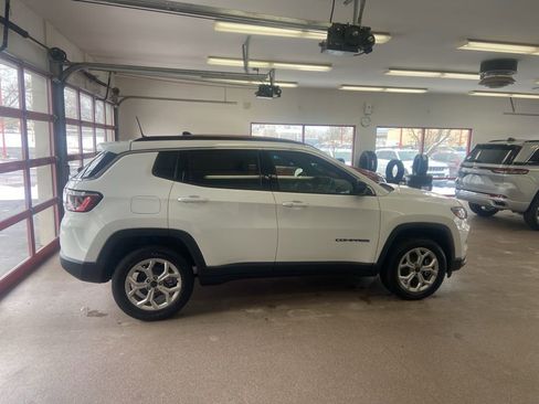 New 2026 Jeep Compass Latitude image 18