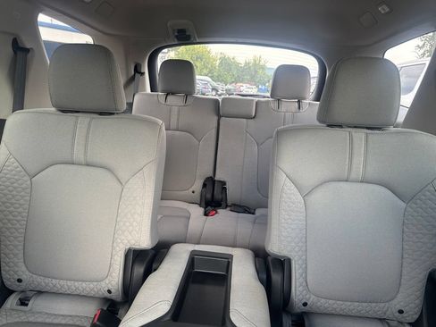 Used 2023 Honda Pilot LX image 26
