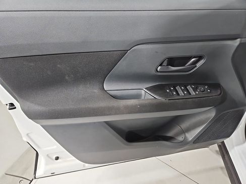 Certified 2025 Nissan Kicks S image 12